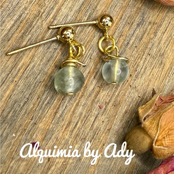 Gold dainty dangle quiet luxury fluorite earrings - Picture 1 of 6